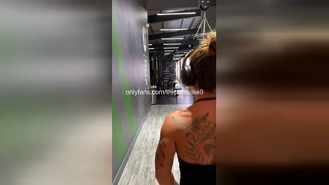 18yo Yoga Instructor Squirts All Over Student's Face - Leaked