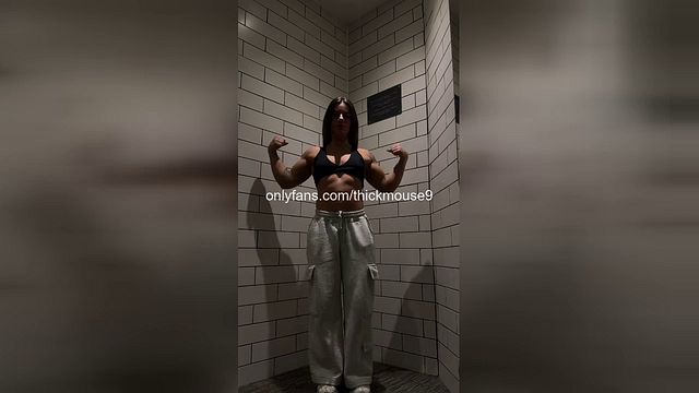 18yo TikTok Live Workout: Tight Pussy Stretched & Leaked