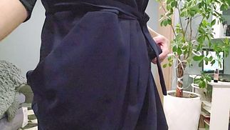 Lots of urine, lick pussy while urinating.