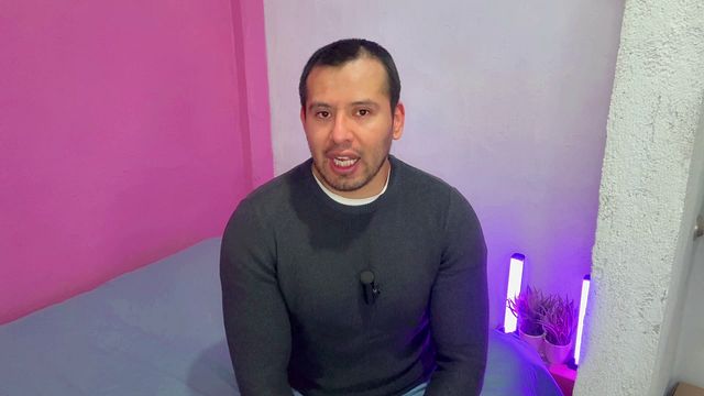 el chalan carpintero dotado se coge a twink culon carpintero en el trabajo