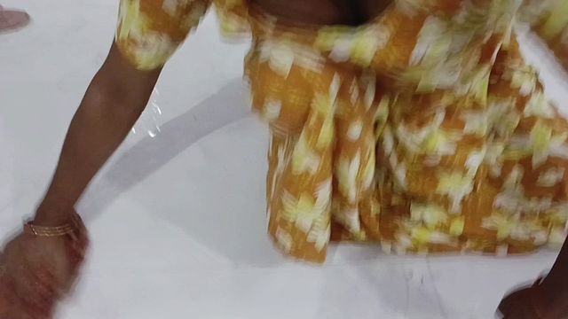 Horny Desi Babe Back Pain Massage Turns Into Passionate Blowjob & Cumshot on Tits