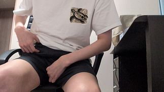 kpn684 explores his tight underwear
