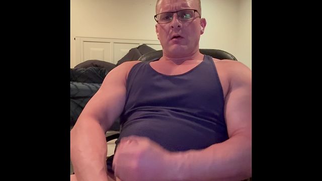 45 Muscle Daddy Jerk Off in the Chair