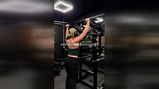 Innocent 18yo's Gym Fail: Pussy Slip in 4K VIRAL MISHAP