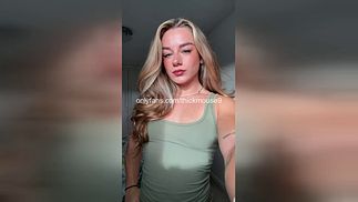 BRITISH 18 ACCIDENTALLY STREAMS HERSELF SQUIRTING UNTIL SHE CRIES LEAKED